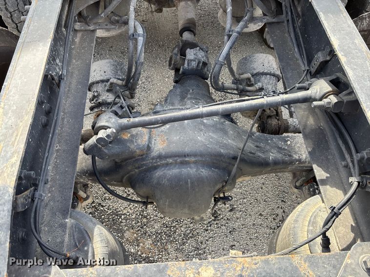 image for item YA1170 2019 Freightliner Cascadia semi truck