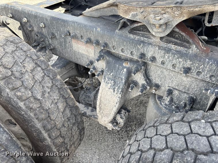 image for item YA1170 2019 Freightliner Cascadia semi truck