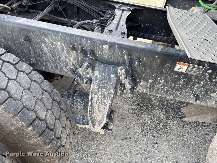 image for item YA1170 2019 Freightliner Cascadia semi truck