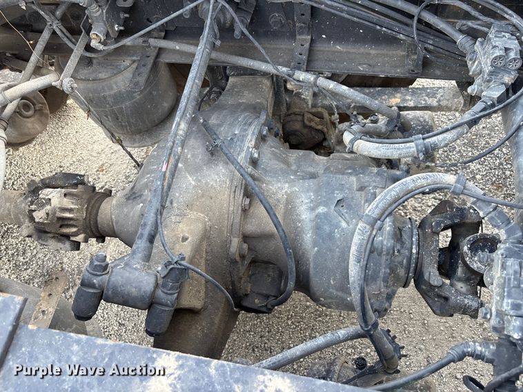 image for item YA1170 2019 Freightliner Cascadia semi truck