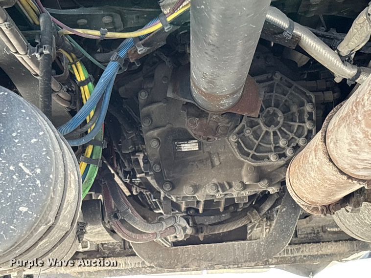 image for item YA1170 2019 Freightliner Cascadia semi truck