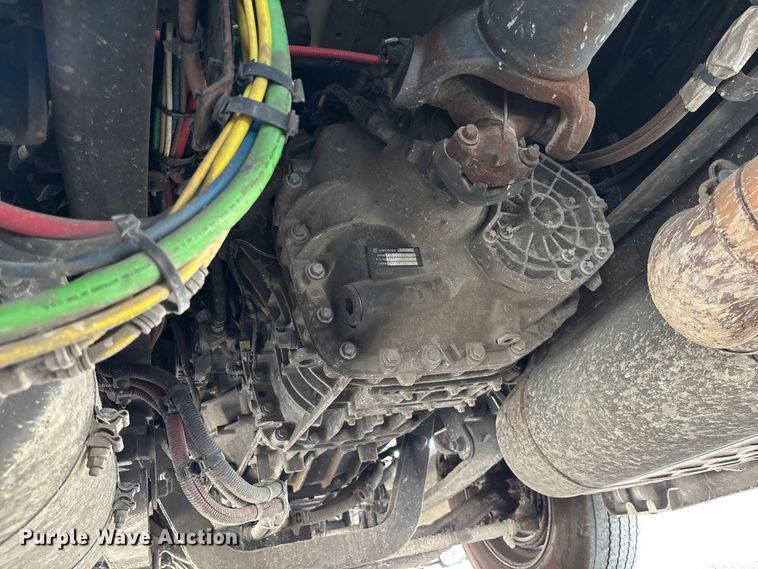 image for item YA1170 2019 Freightliner Cascadia semi truck