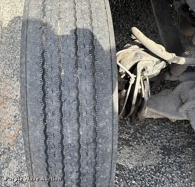 image for item YA1170 2019 Freightliner Cascadia semi truck