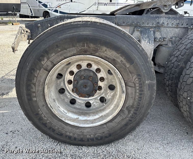 image for item YA1170 2019 Freightliner Cascadia semi truck