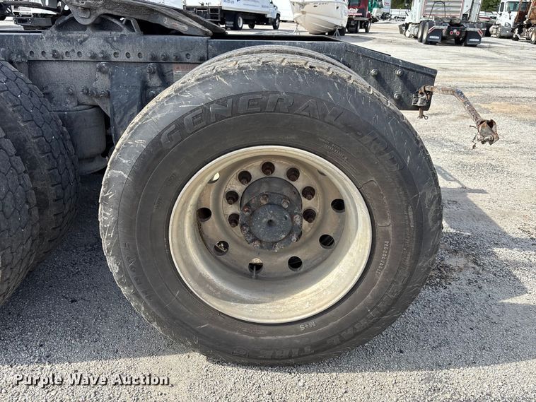 image for item YA1170 2019 Freightliner Cascadia semi truck