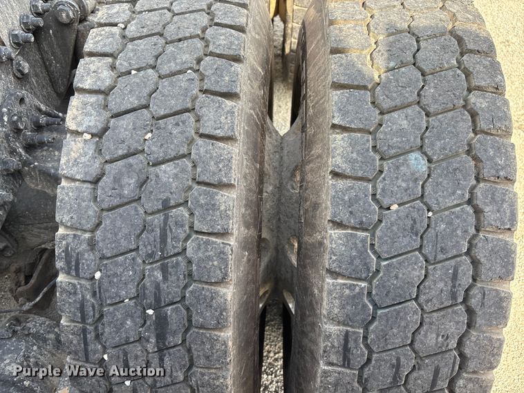 image for item YA1170 2019 Freightliner Cascadia semi truck