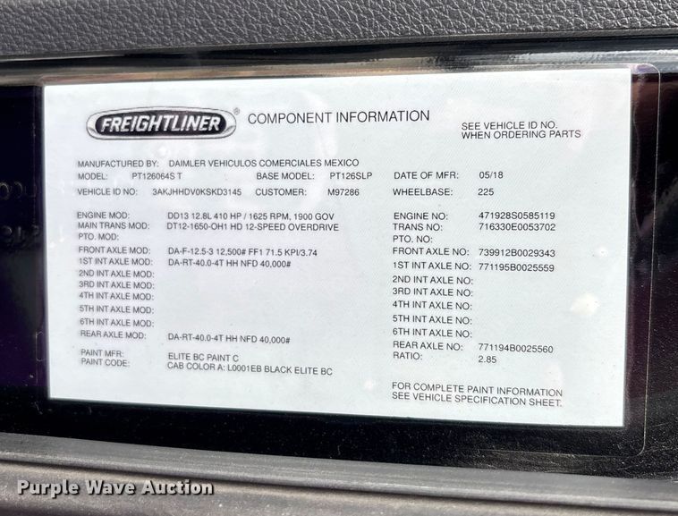 image for item YA1170 2019 Freightliner Cascadia semi truck