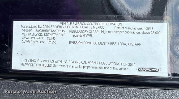 image for item YA1170 2019 Freightliner Cascadia semi truck