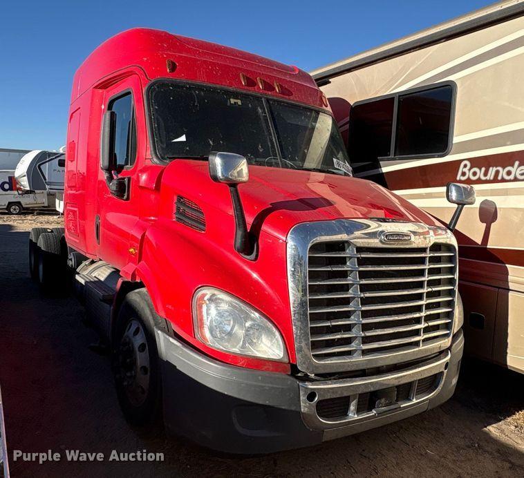 image for item YA1278 2018 Freightliner Cascadia semi truck