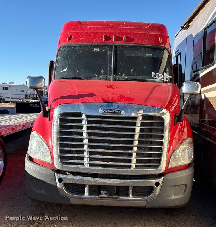 image for item YA1278 2018 Freightliner Cascadia semi truck