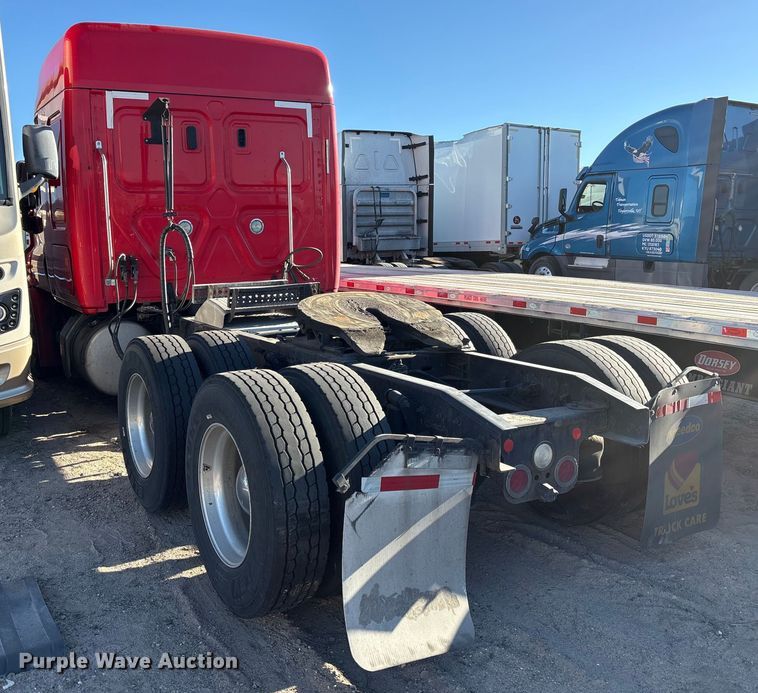 image for item YA1278 2018 Freightliner Cascadia semi truck