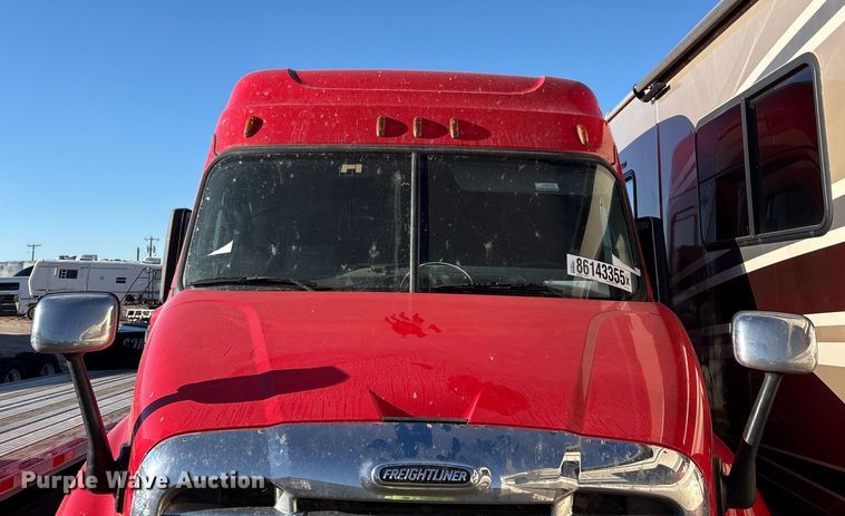 image for item YA1278 2018 Freightliner Cascadia semi truck