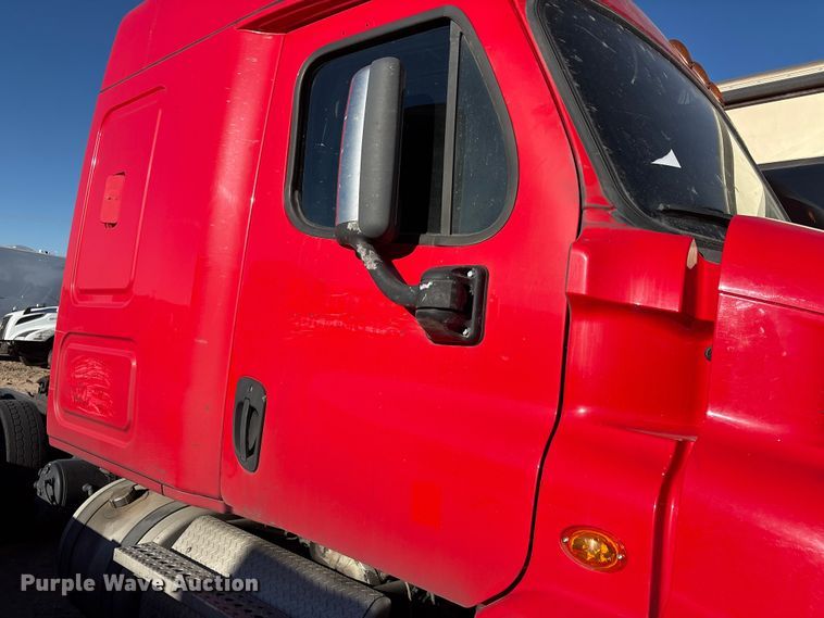 image for item YA1278 2018 Freightliner Cascadia semi truck