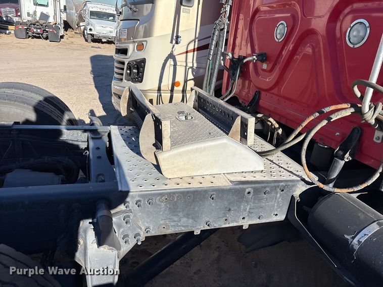 image for item YA1278 2018 Freightliner Cascadia semi truck