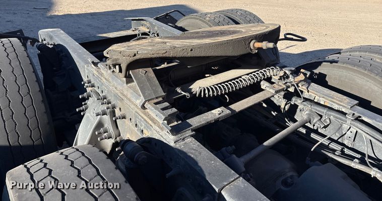 image for item YA1278 2018 Freightliner Cascadia semi truck