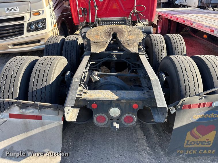 image for item YA1278 2018 Freightliner Cascadia semi truck