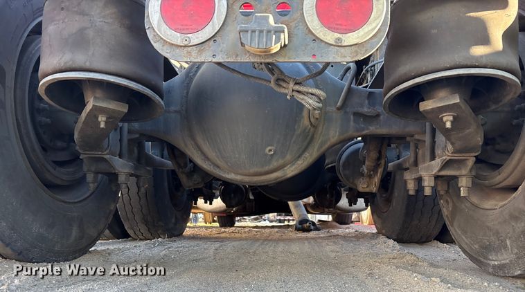 image for item YA1278 2018 Freightliner Cascadia semi truck