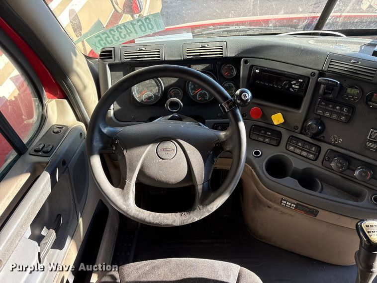 image for item YA1278 2018 Freightliner Cascadia semi truck