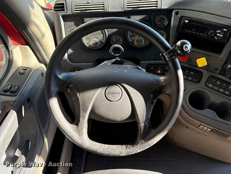 image for item YA1278 2018 Freightliner Cascadia semi truck