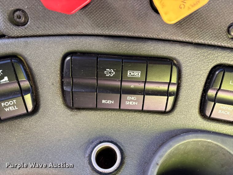 image for item YA1278 2018 Freightliner Cascadia semi truck