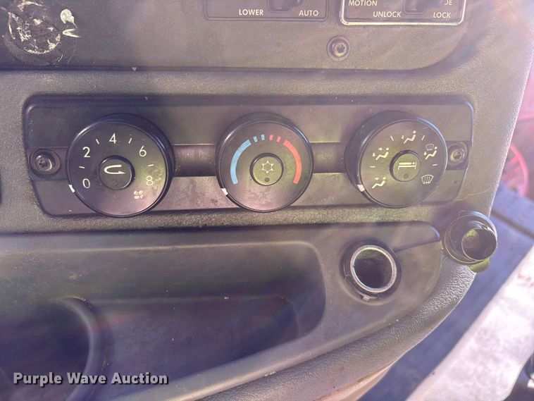 image for item YA1278 2018 Freightliner Cascadia semi truck