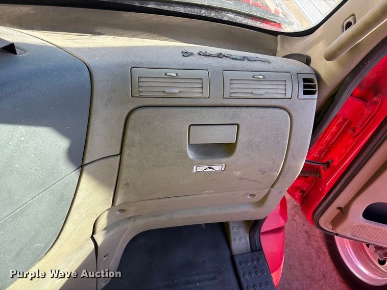 image for item YA1278 2018 Freightliner Cascadia semi truck