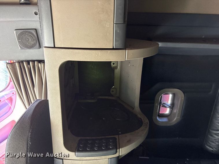 image for item YA1278 2018 Freightliner Cascadia semi truck