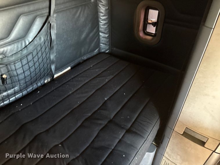 image for item YA1278 2018 Freightliner Cascadia semi truck