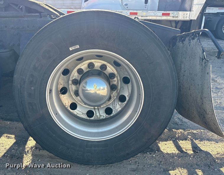 image for item YA1278 2018 Freightliner Cascadia semi truck