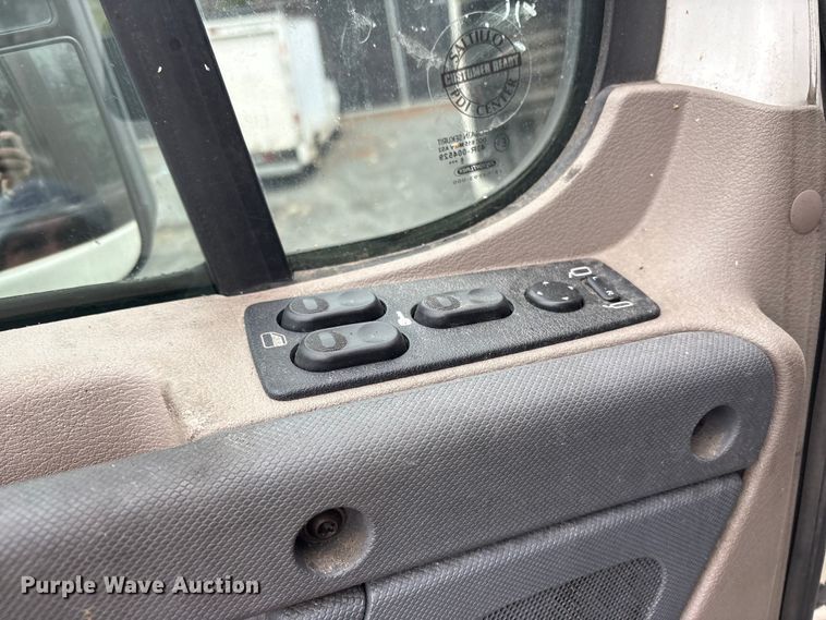 image for item YA1476 2020 Freightliner Cascadia semi truck