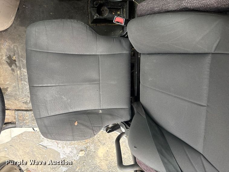 image for item YA1476 2020 Freightliner Cascadia semi truck