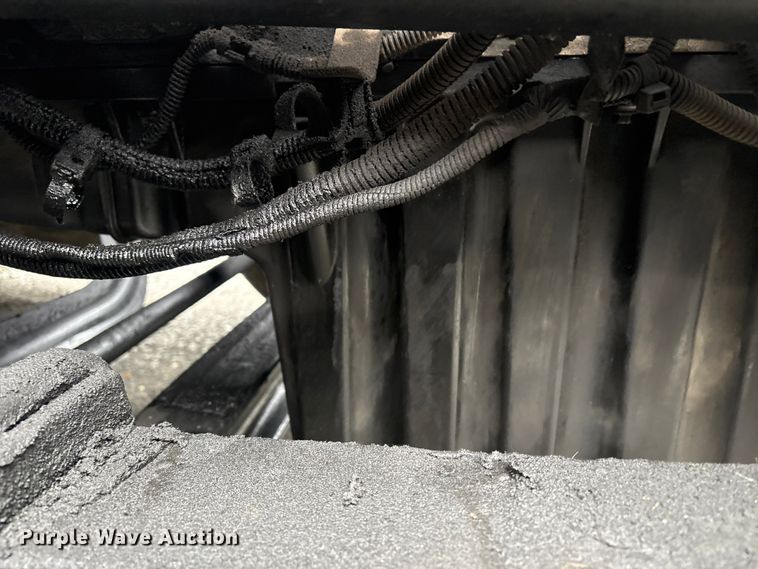 image for item YA1476 2020 Freightliner Cascadia semi truck