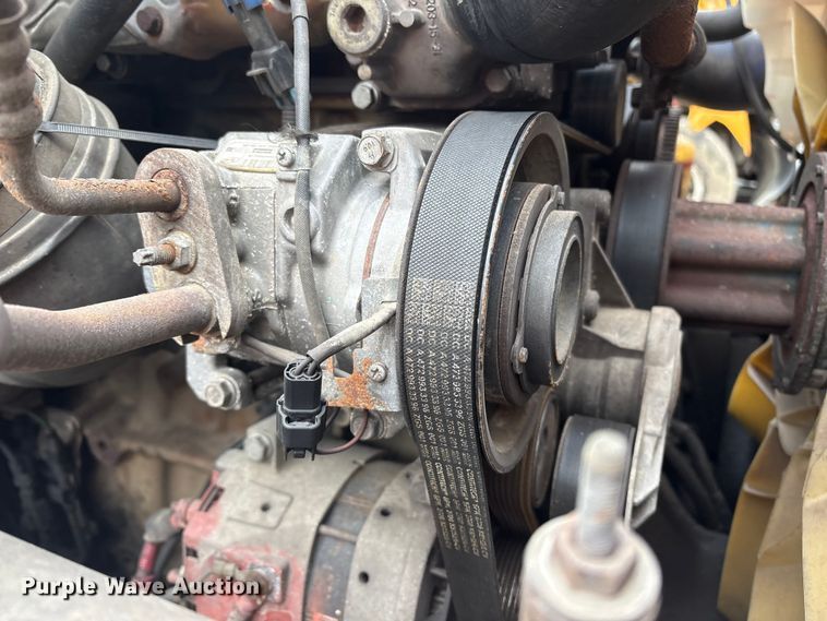 image for item YA1476 2020 Freightliner Cascadia semi truck