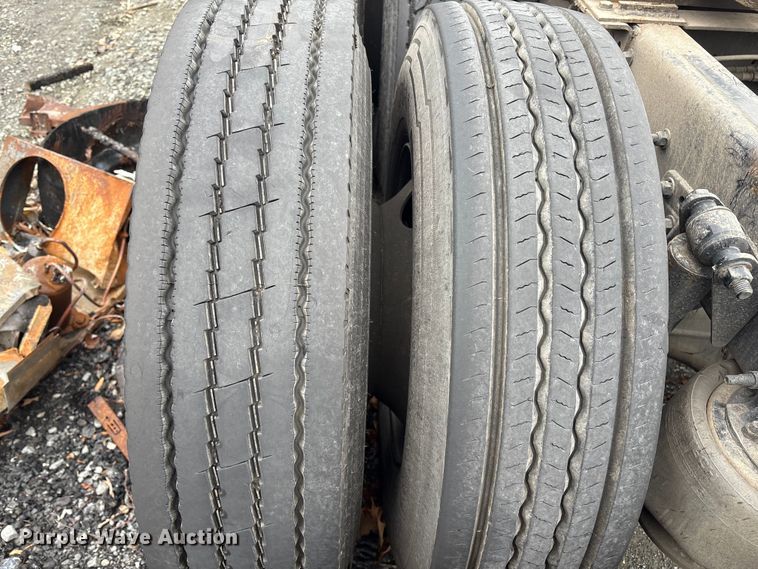 image for item YA1476 2020 Freightliner Cascadia semi truck