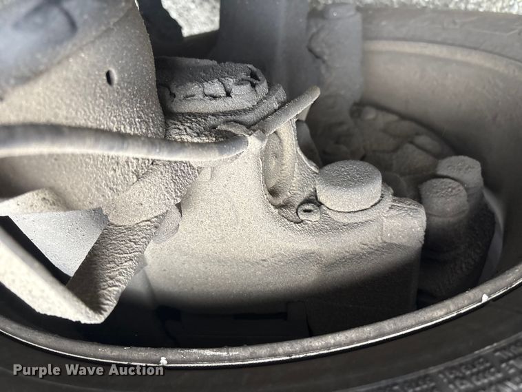 image for item YA1476 2020 Freightliner Cascadia semi truck