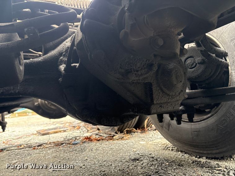 image for item YA1476 2020 Freightliner Cascadia semi truck