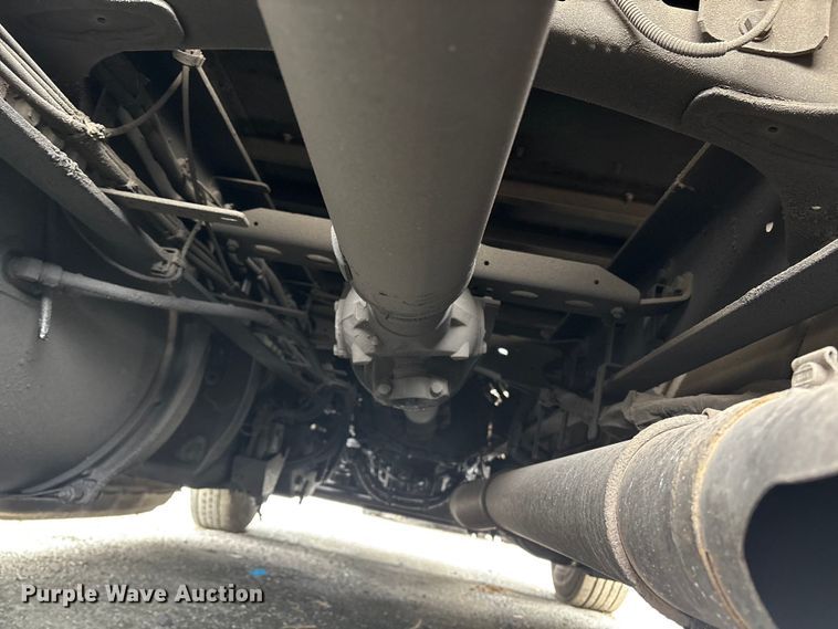 image for item YA1476 2020 Freightliner Cascadia semi truck