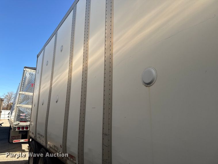 image for item YA1517 1995 Wabash dry van trailer