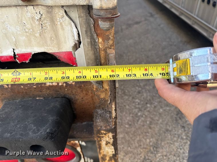 image for item YA1517 1995 Wabash dry van trailer