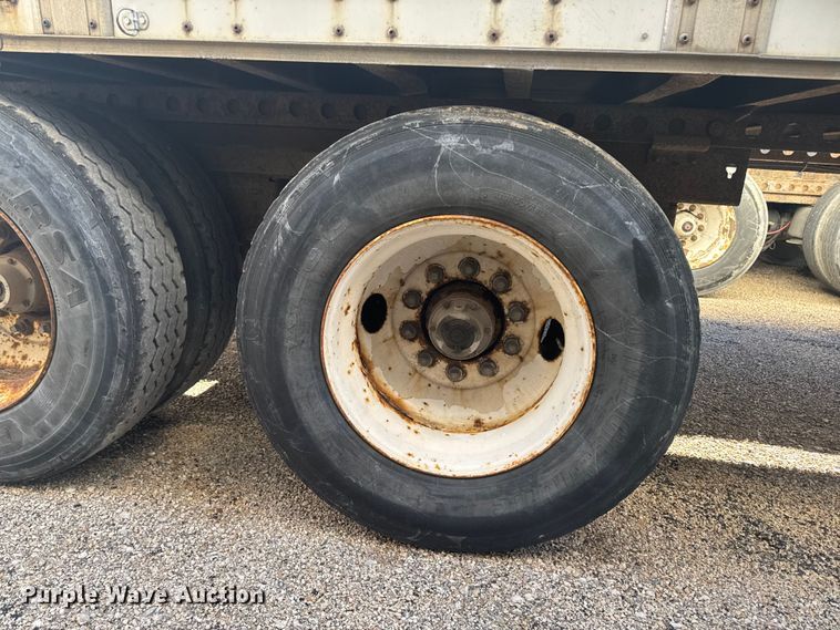 image for item YA1517 1995 Wabash dry van trailer