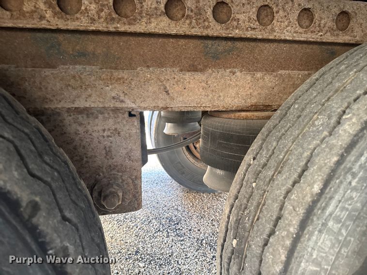 image for item YA1517 1995 Wabash dry van trailer