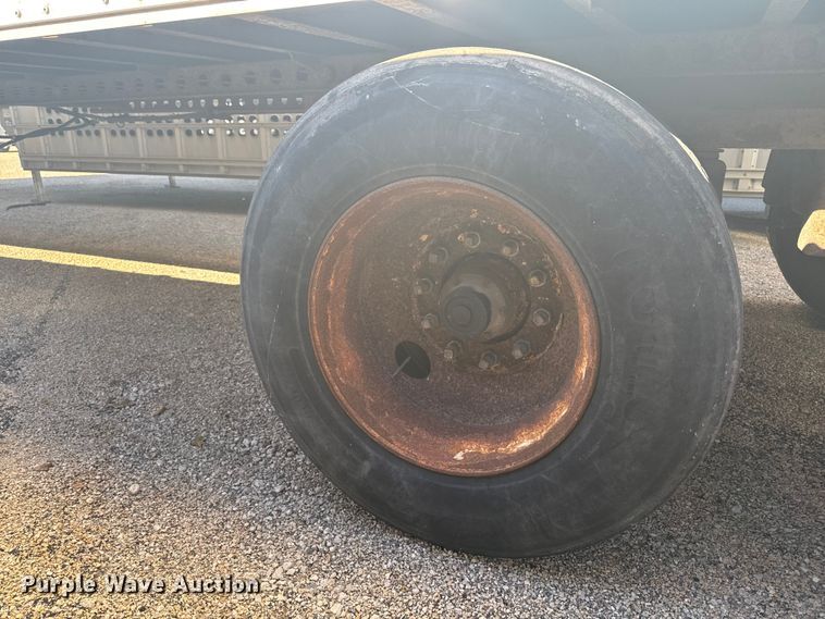 image for item YA1517 1995 Wabash dry van trailer