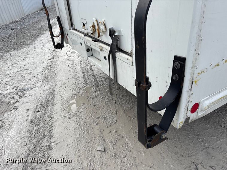 image for item YA1573 2021 Ford E450 Super Duty delivery truck