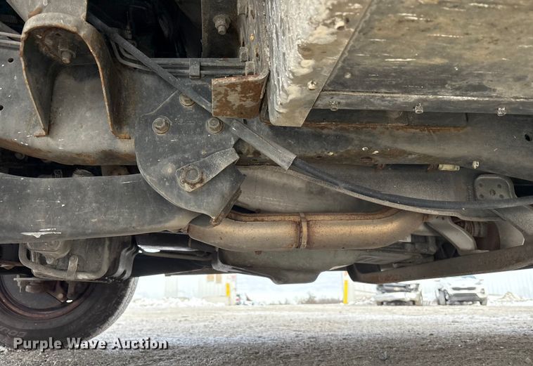 image for item YA1573 2021 Ford E450 Super Duty delivery truck