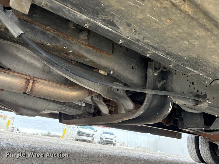 image for item YA1573 2021 Ford E450 Super Duty delivery truck