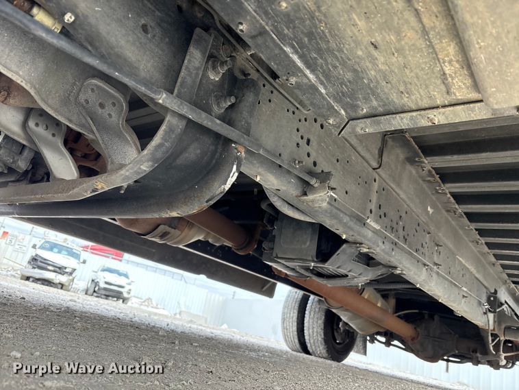 image for item YA1573 2021 Ford E450 Super Duty delivery truck