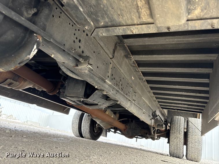 image for item YA1573 2021 Ford E450 Super Duty delivery truck