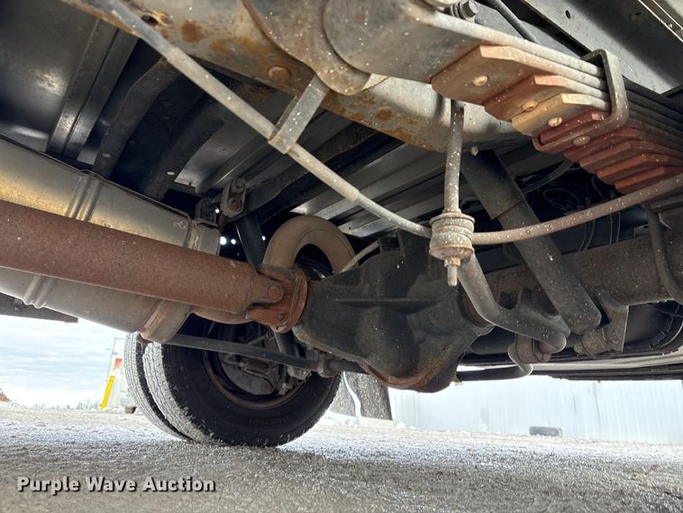 image for item YA1573 2021 Ford E450 Super Duty delivery truck