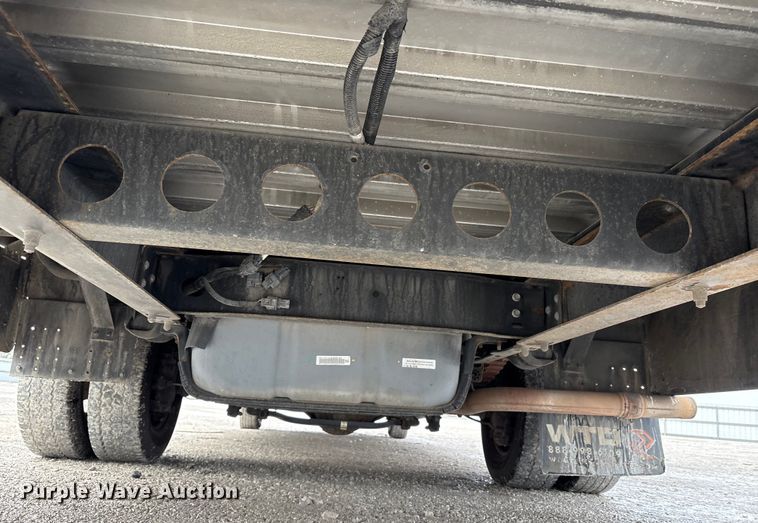 image for item YA1573 2021 Ford E450 Super Duty delivery truck