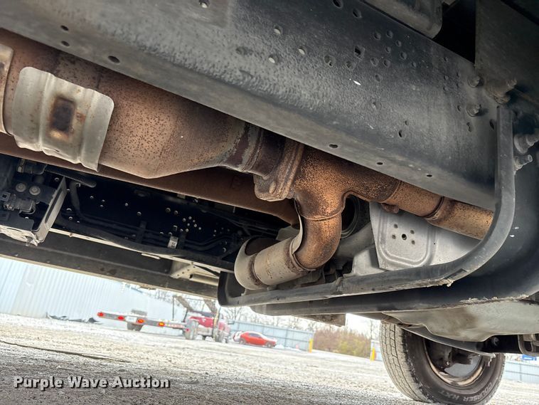 image for item YA1573 2021 Ford E450 Super Duty delivery truck